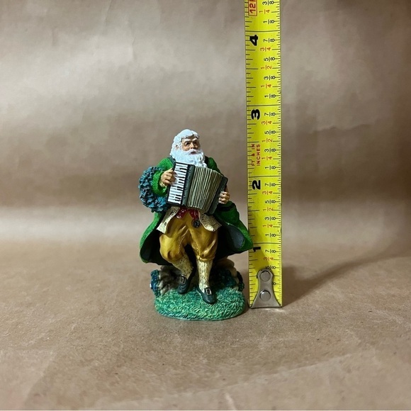 Pipka | Irish Santa Handcrafted Father Christmas Figurine Mini Collection - Picture 2 of 6